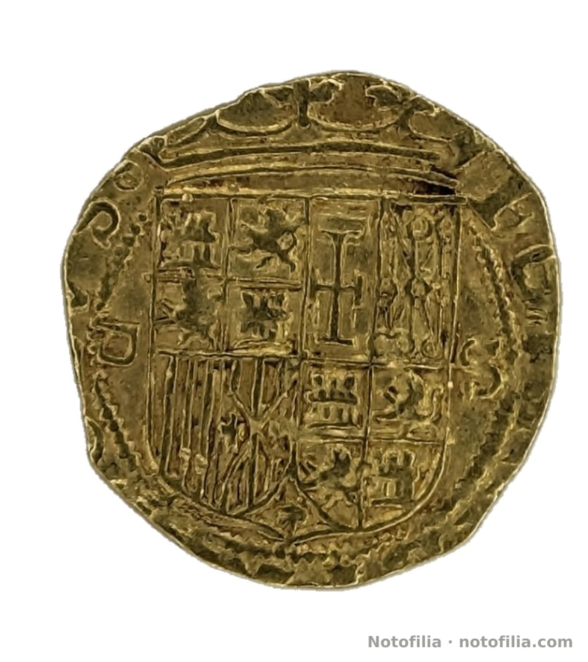 Anverso: escudo coronado de Felipe II; S de Sevilla sobre D cuadrada a la izquierda; II a la derecha.