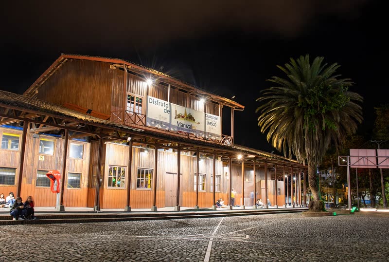 Campus El Cable de la Universidad Nacional en Manizales, con la estación La Camelia